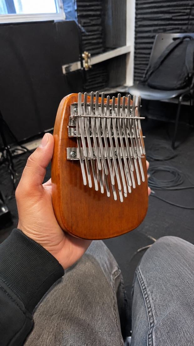 Customer photo review of Kalimba 24 Tasten - Chromatisch, 2 Ebenen