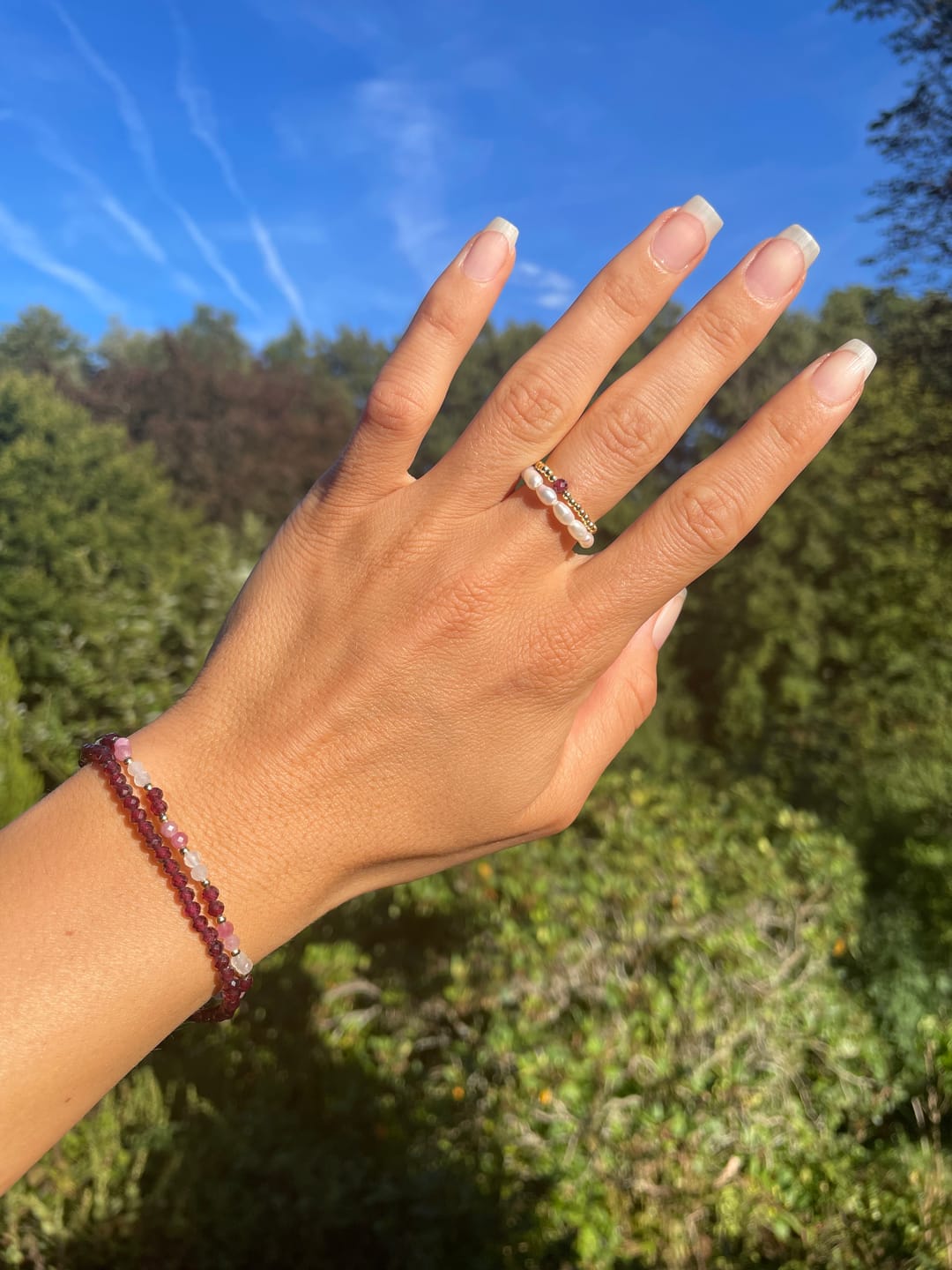 Customer photo review of Wild Roots Granat Armband