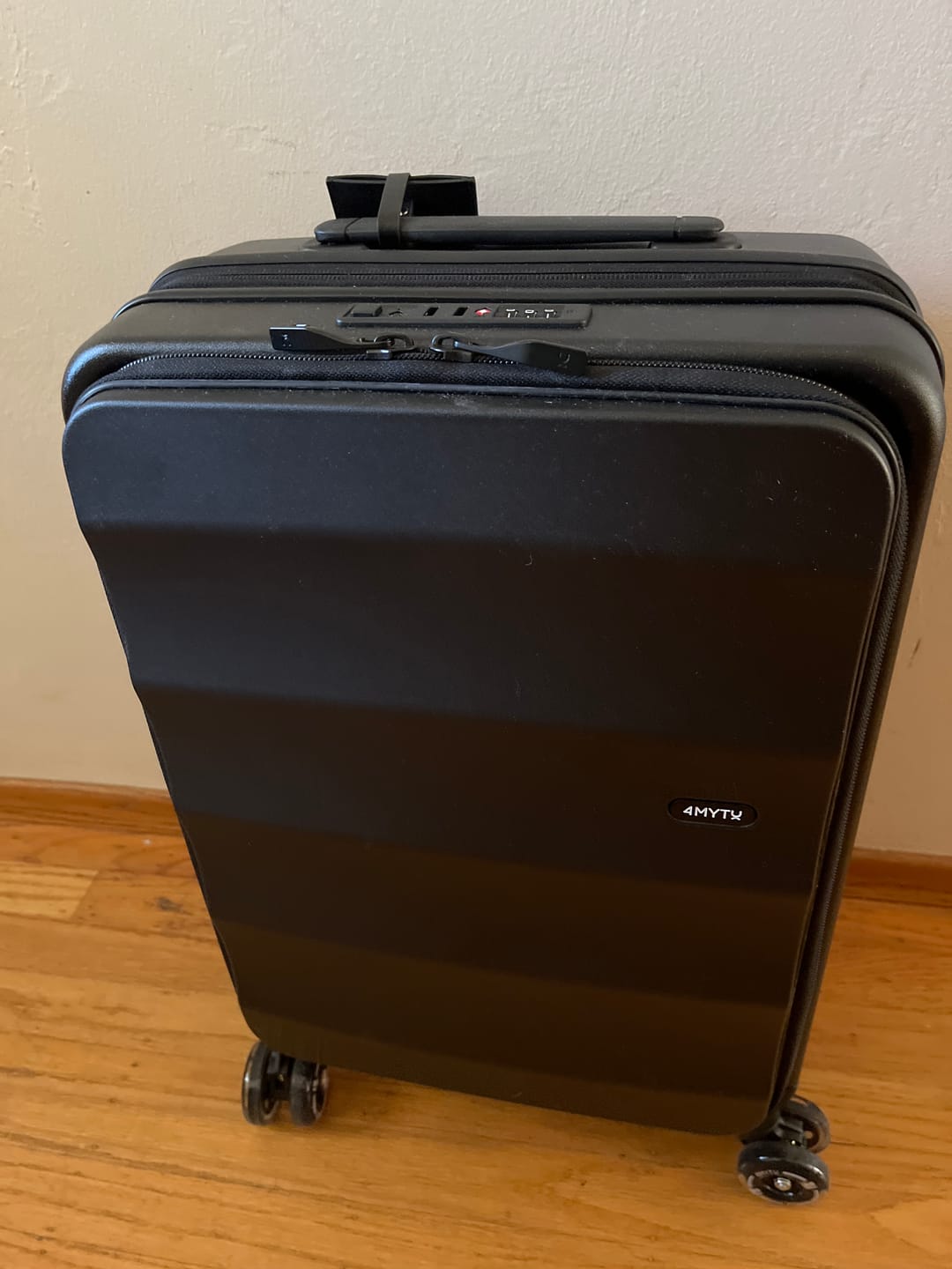 Customer photo review of Tank Lite Carry-on in Jet Black