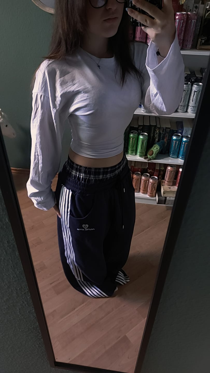 Customer photo review of Aelfric Eden Double Waist Baggy Sweatpants