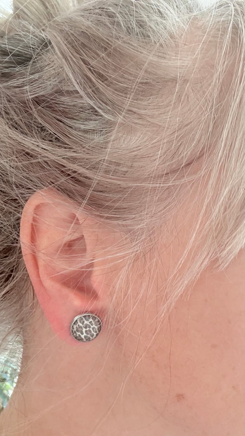 Customer photo review of Ohrschmuck Heimatliebe - Leo