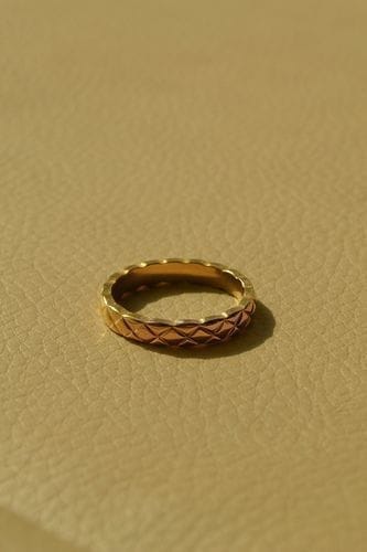 Customer photo review of CRUSH MINI CLASSIC RING