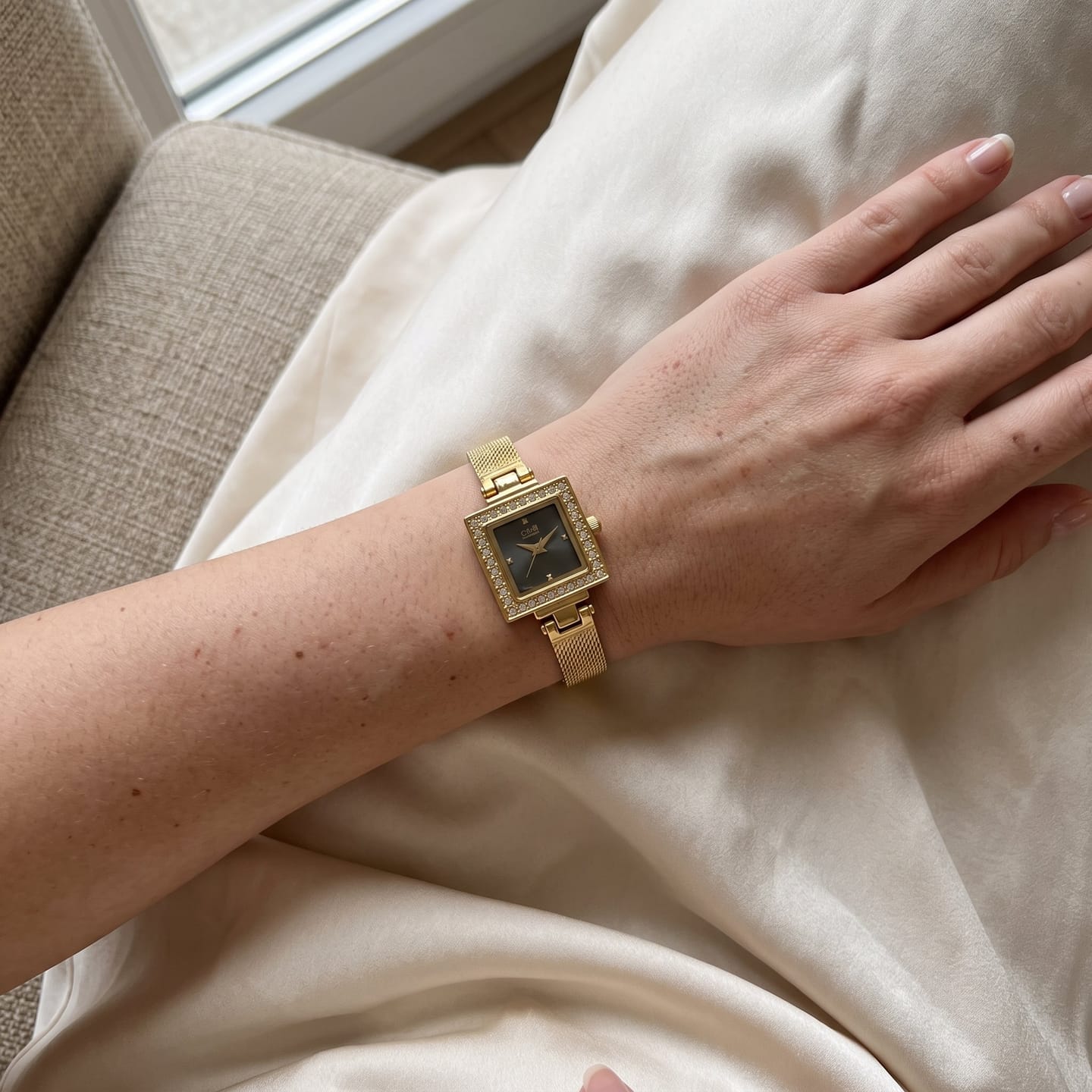Customer photo review of Mark Fairwhale FW-3870 SOLMIRA – Women’s Quartz Watch Elegant Design