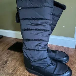Customer photo review of Women’s Cozy High-Top Platform Winter Boots