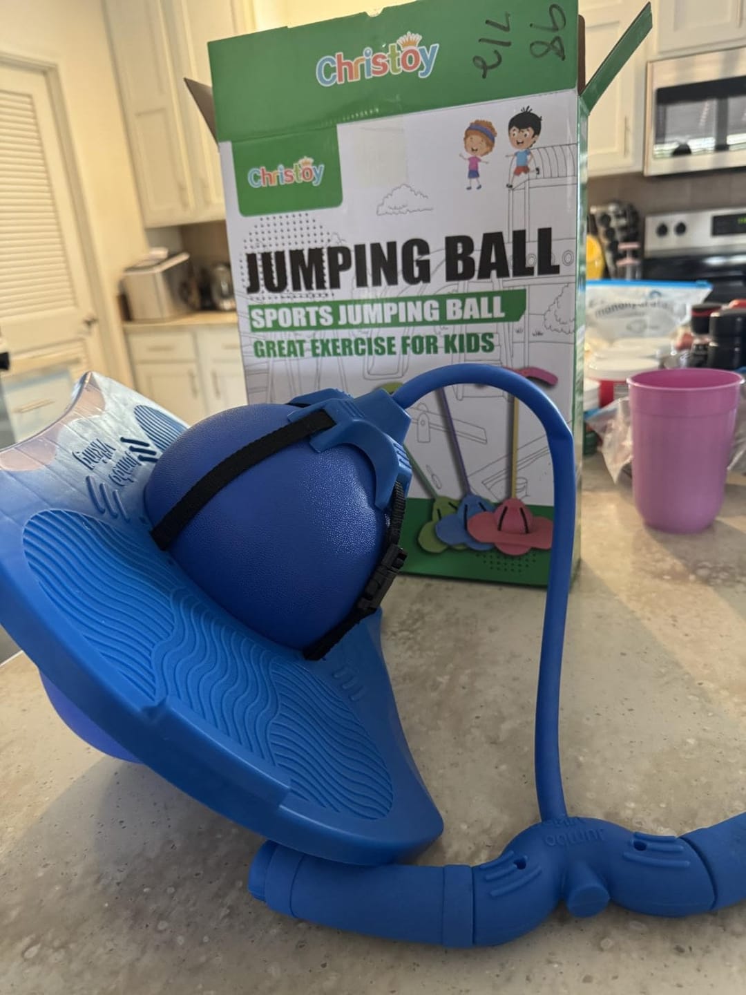 Customer photo review of Hopster Hüpfball mit Griff Kinderspielzeug | Indoor Outdoor Bewegungsspielzeug ab 3 Jahren