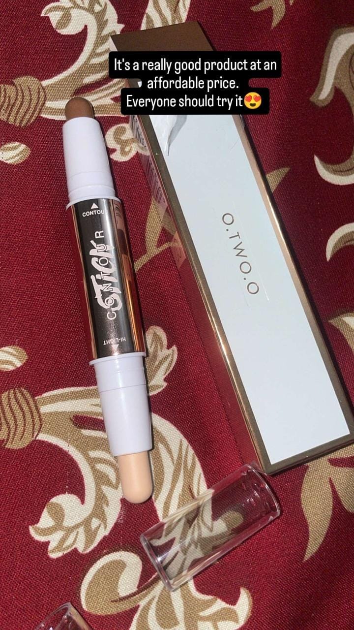 Customer photo review of O.TWO.O GLOW LIFT LIGHT SHADOW CONTOUR STICK