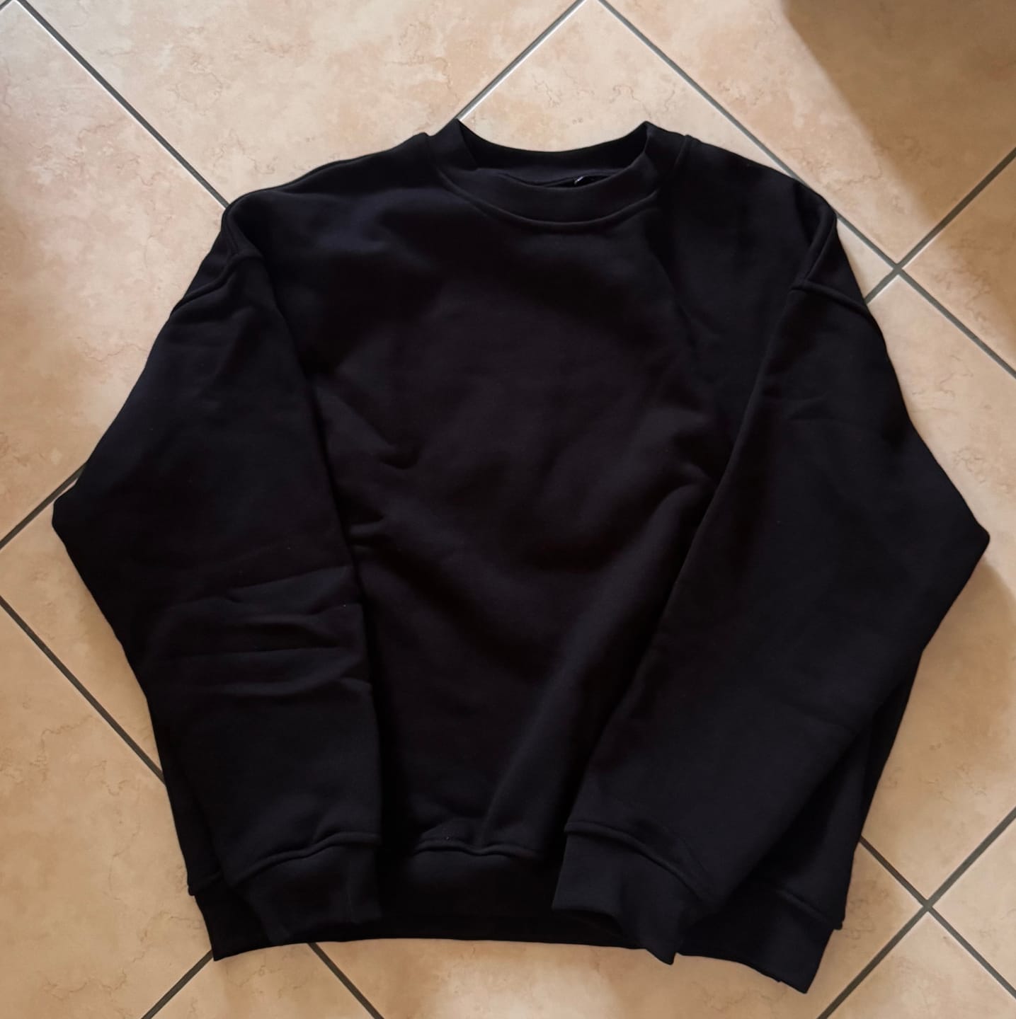 Customer photo review of Crewneck Cropped Blanks 500GSM Black