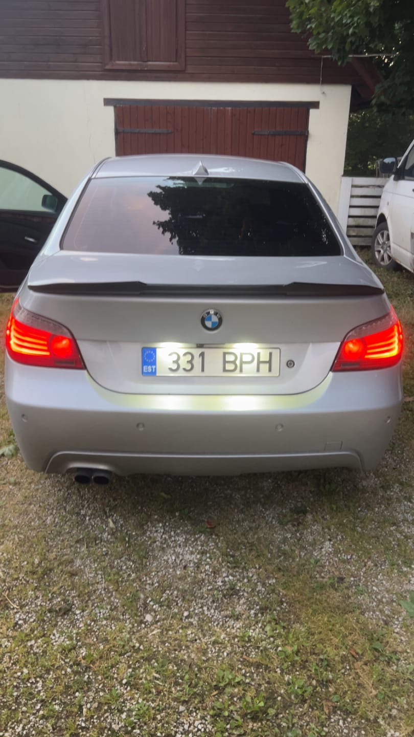 Customer photo review of PSM style Trunk Spoiler for BMW E60, glossy black
