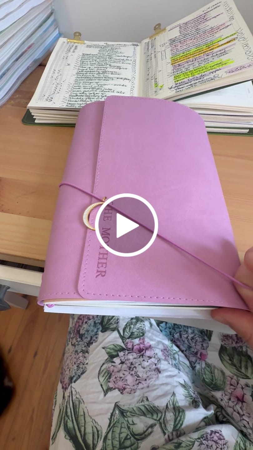 Customer video review of Refillable Folio in Rose Quartz