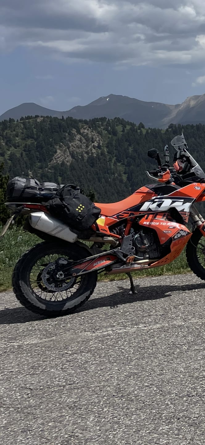 Customer photo review of KTM 690 Enduro R 2026 GRAPHICS - "RR-Tech 2.0.2.2" (Orange)