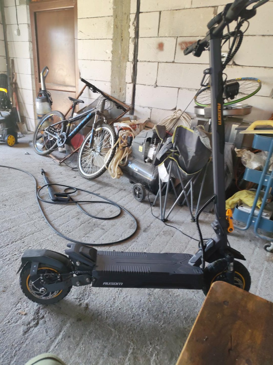 Customer photo review of Ausom K20 Pro (Laluz 2 Pro) Dual Motor E-Scooter