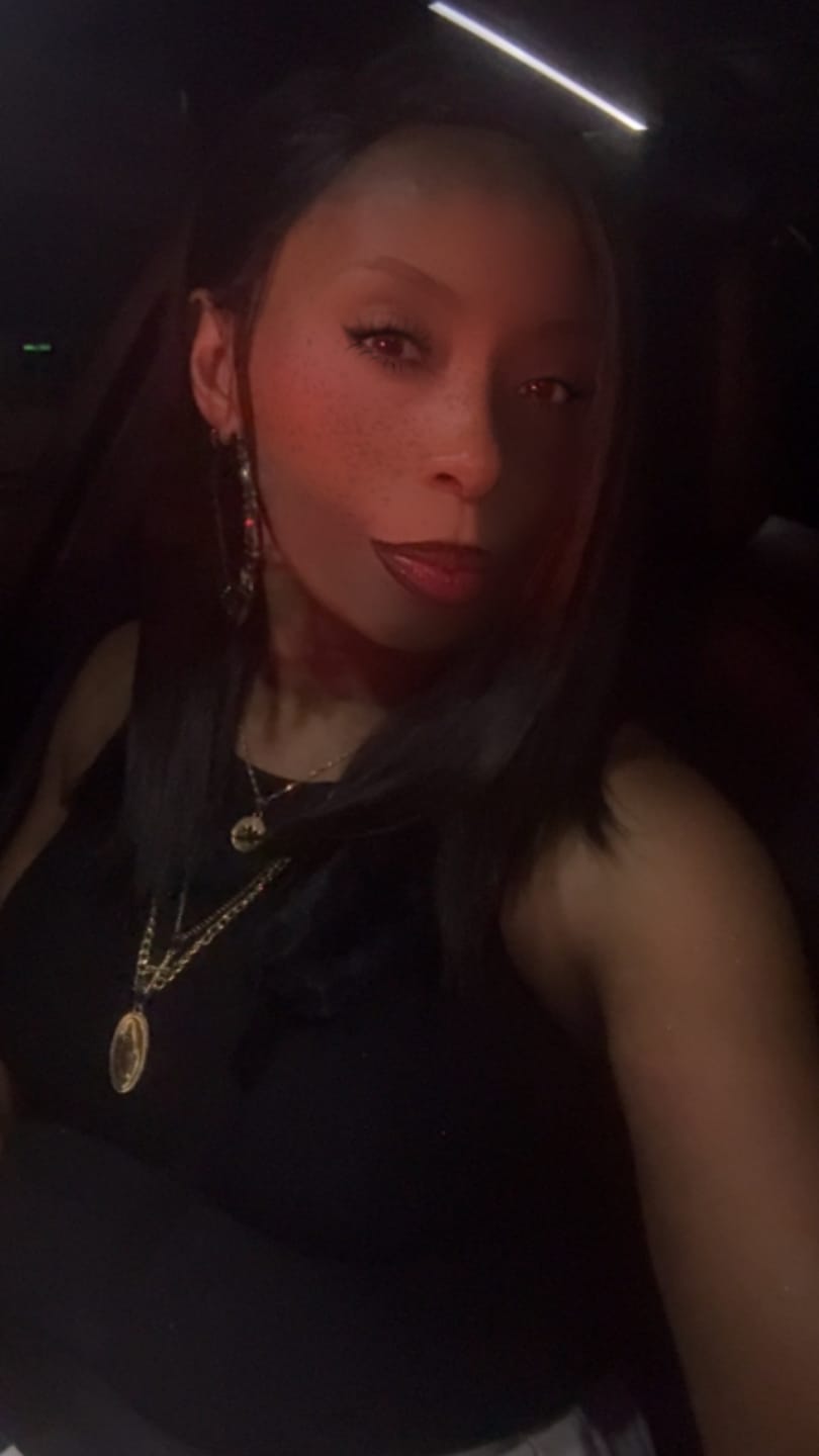 Customer photo review of Motown Tress Let's Lace Deep Part Synthetic Swiss Lace Front Wig - LDP FELIX