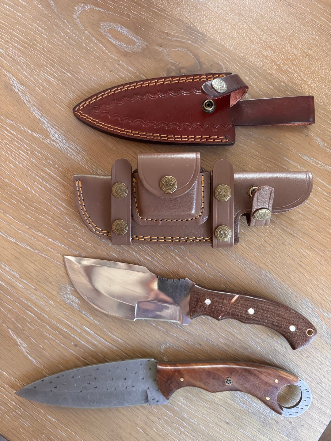 Customer photo review of Cuchillo Tracker de Supervivencia 25cm “Torres del Paine Espejo“