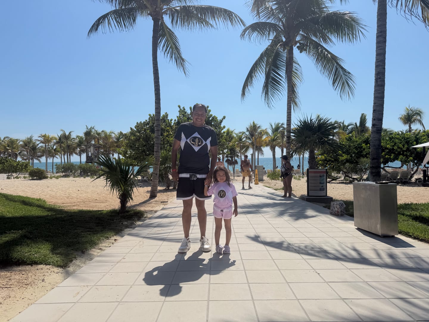 Customer photo review of Playera Pijama Mighty Morphin Pink Ranger