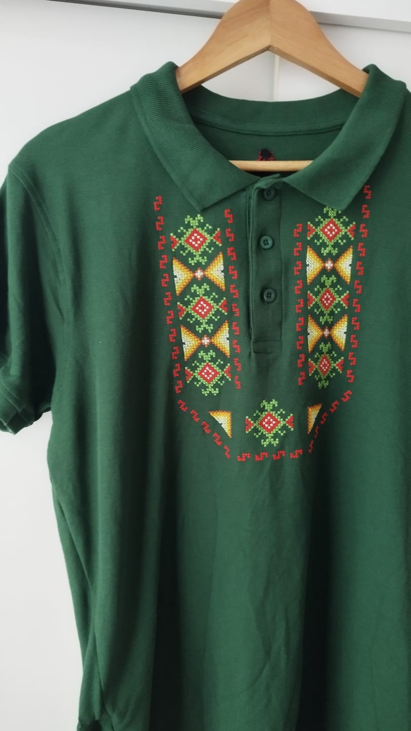 Customer photo review of Тениска с яка "Гиздав"