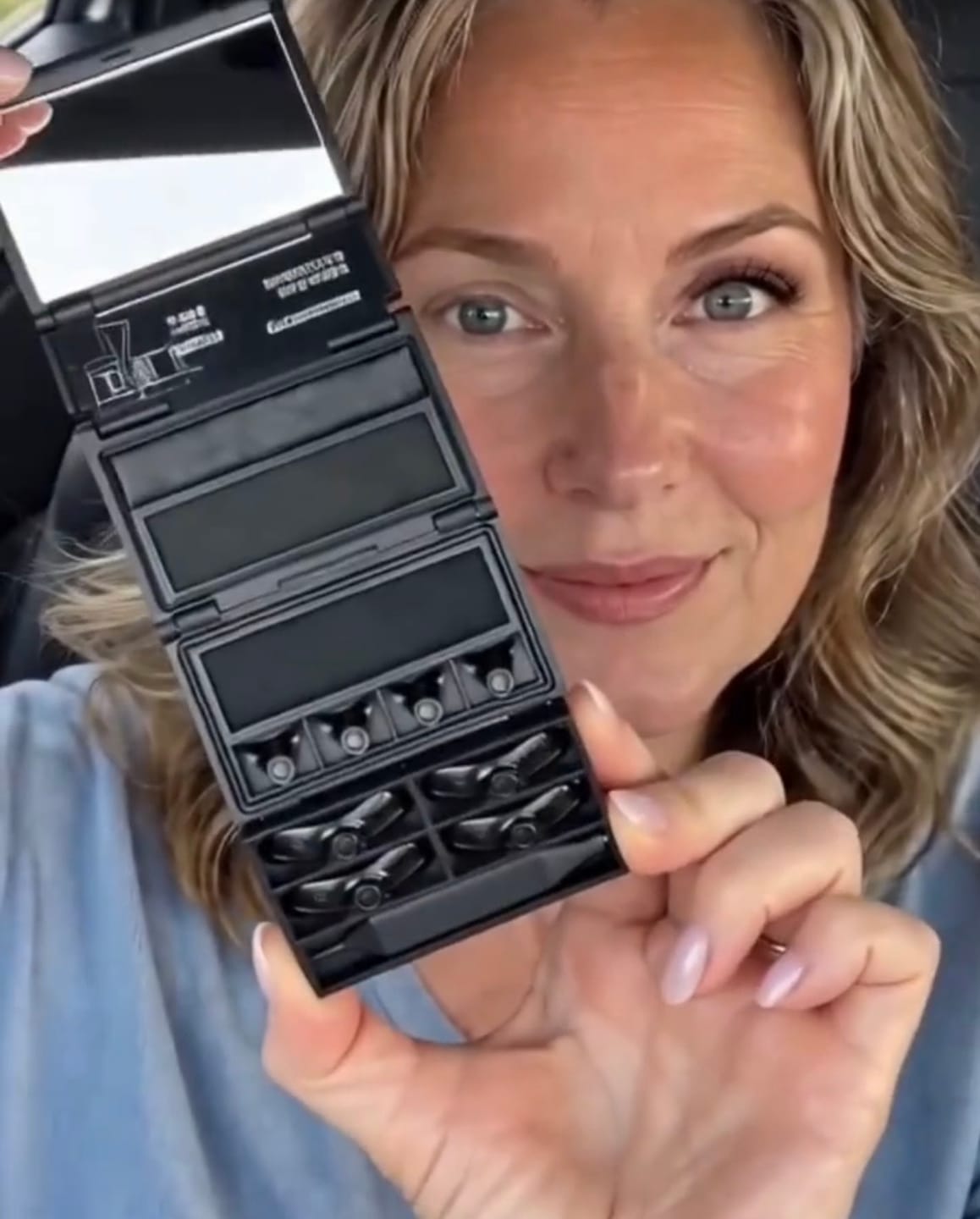 Customer photo review of Tampon Eyeliner 3-en-1 Cils Inférieurs Et Grain De Beauté