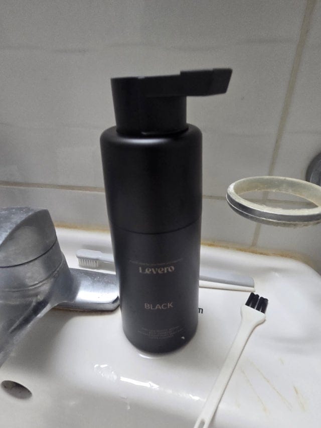 Customer photo review of Levero Coloring Shampoo — PPD-Free Grey Coverage 300ml