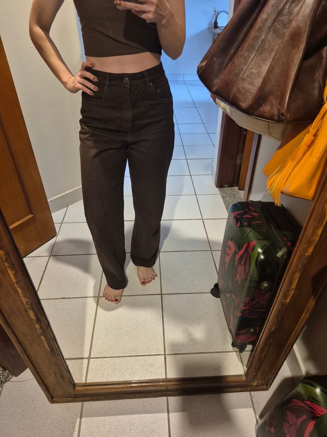 Customer photo review of Calça Jeans Reta Araçá Marrom Escuro