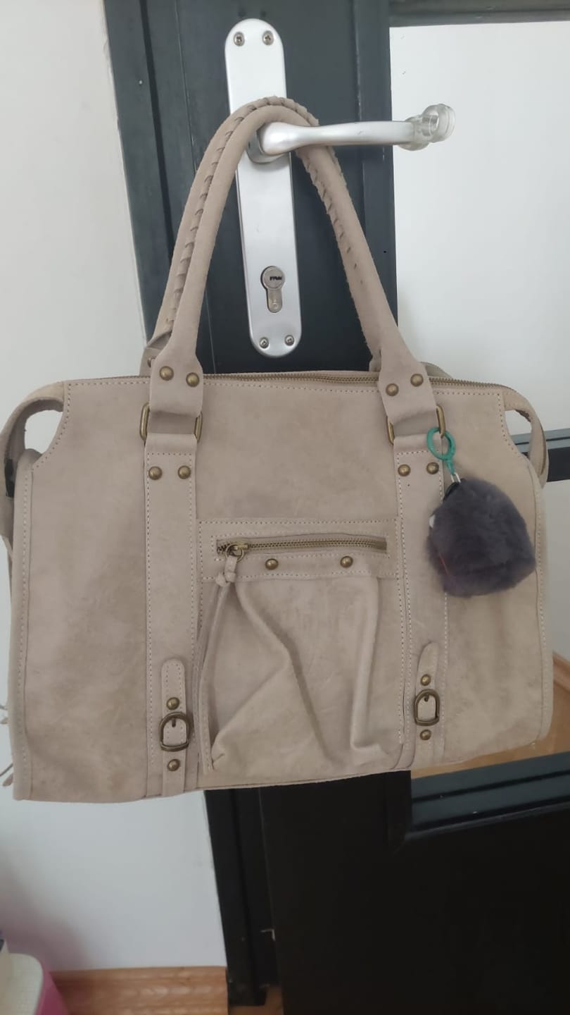 Customer photo review of It girl bag Cremé