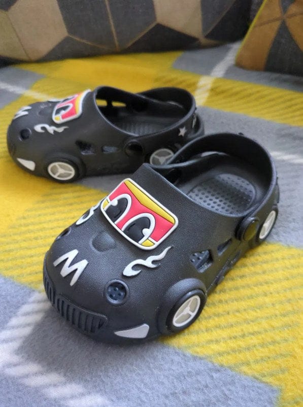 Customer photo review of GlowRun LED Auto Hausschuhe Kinder | Leuchtende Pantoffeln Blinkend Leichtgewicht