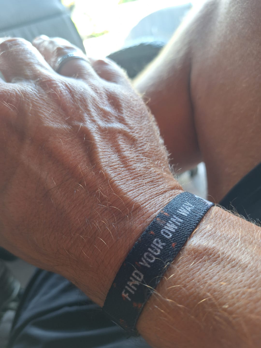 Customer photo review of Find your own way - Elastisches Armband
