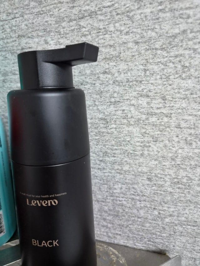 Customer photo review of Levero Coloring Shampoo — PPD-Free Grey Coverage 300ml