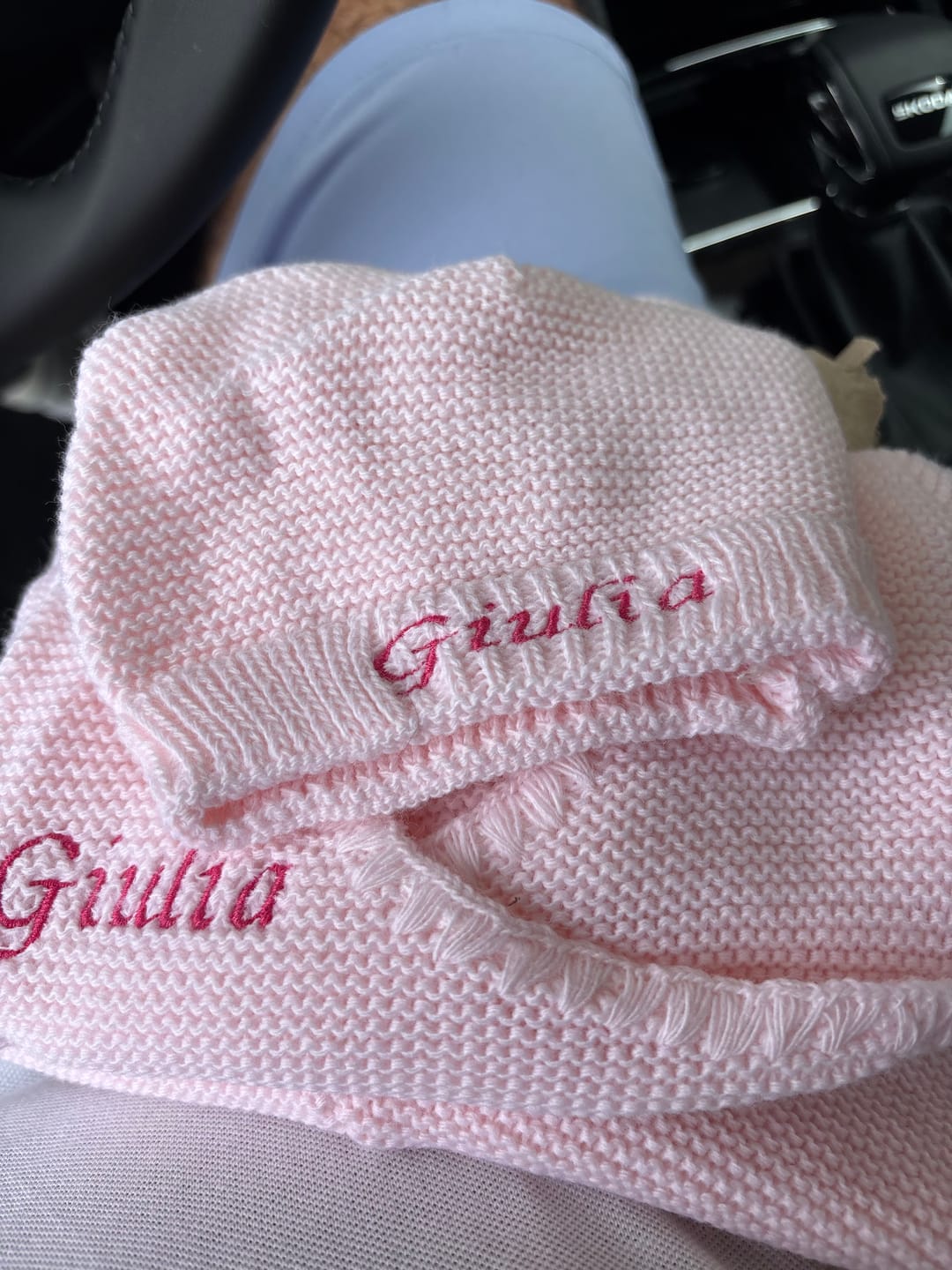 Customer photo review of Ensemble en maille brodé