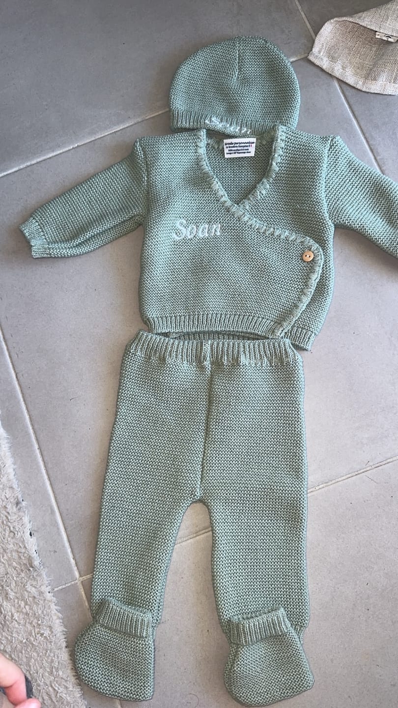 Customer photo review of Ensemble en maille brodé