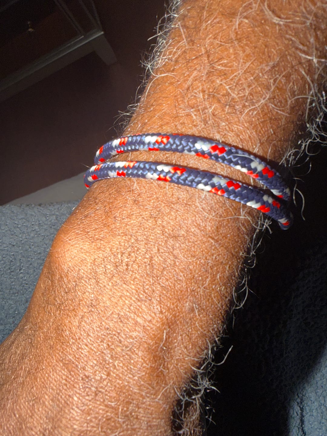Customer photo review of Paracord Bracelet Magnetic Blue Red