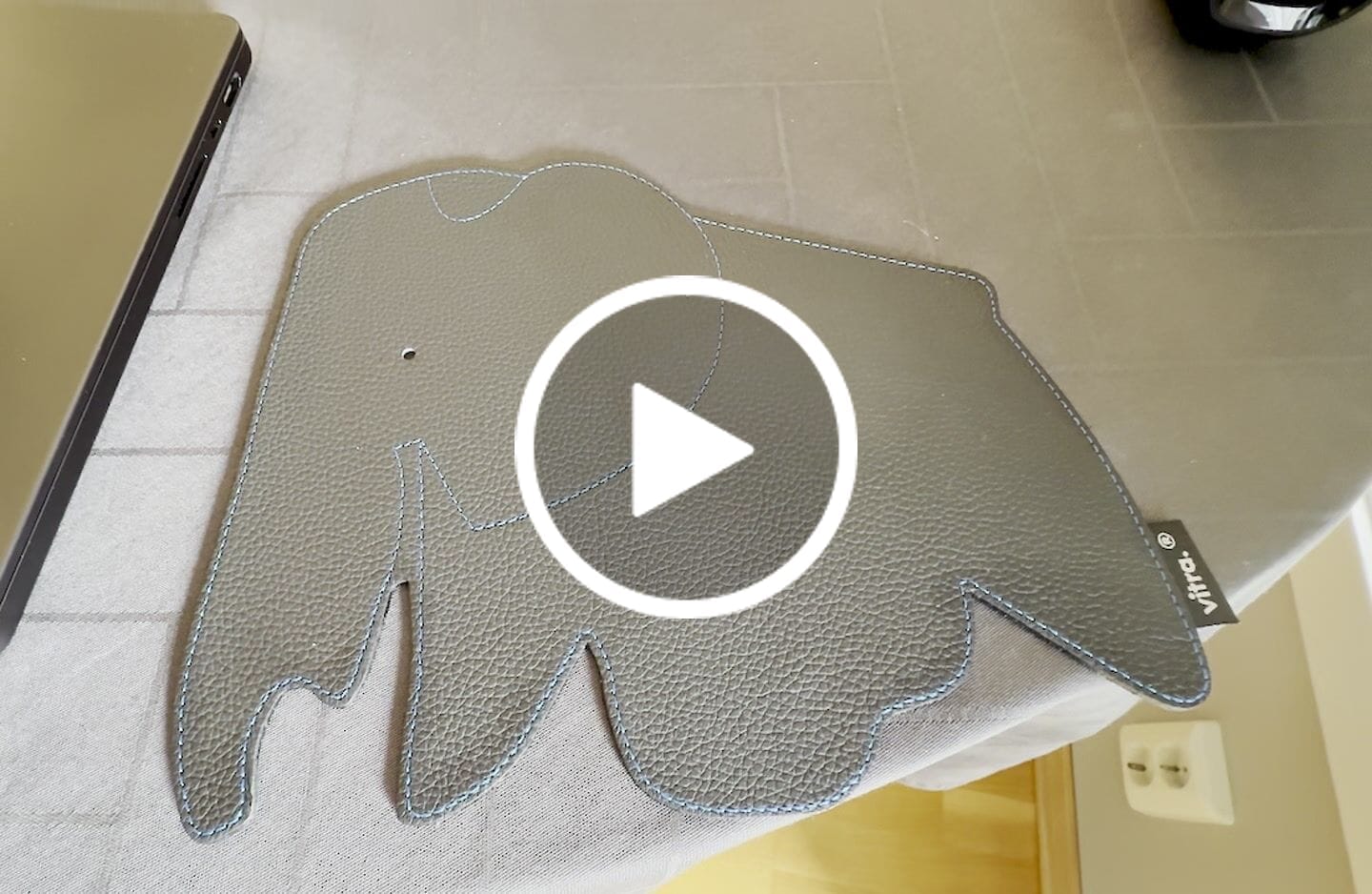 Customer video review of Vitra Elephant Pad Musematte