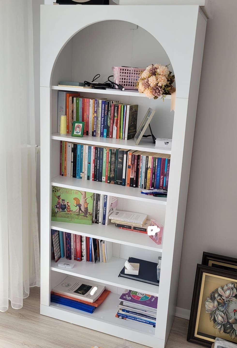 Customer photo review of Rani HC116 Kitaplık 6 Raflı Çalışma Odası Kütüphane Modern Duvar Rafı Beyaz