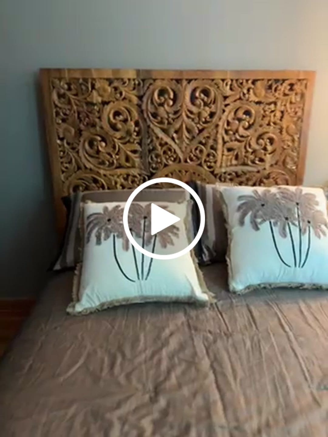 Customer video review of Almofada Coqueiros | Bali