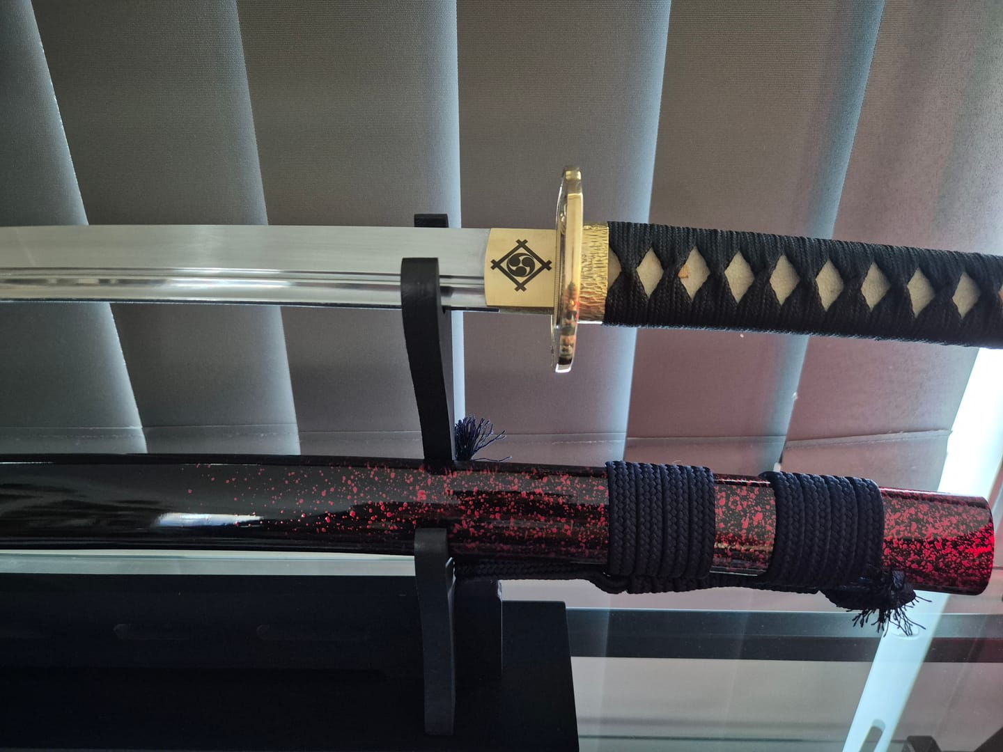 Customer photo review of The Surudoi Handmade Katana Extra Sharp Spring Steel Unokubi-Zukuri