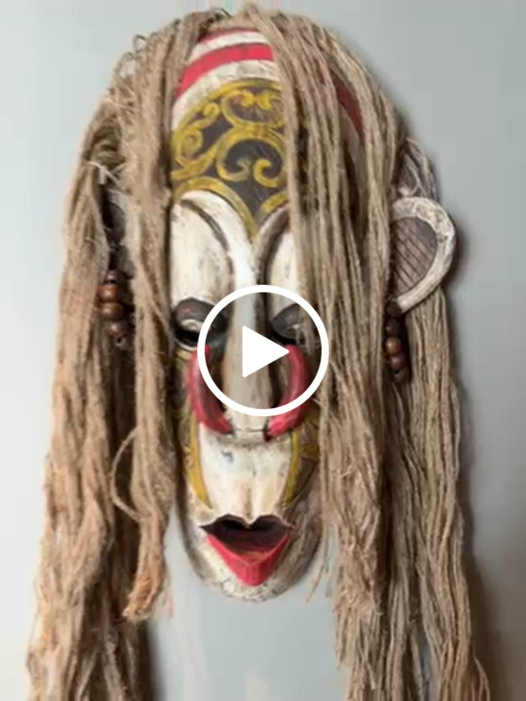 Customer video review of Máscara Borneo Rasta em Madeira