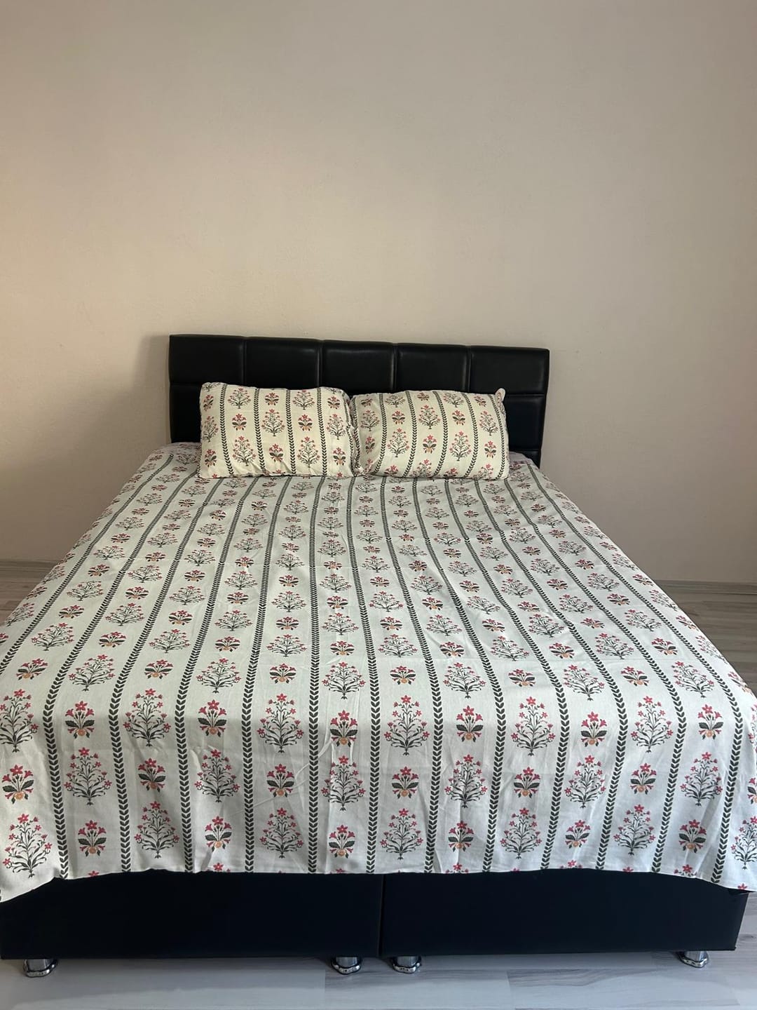 Customer photo review of Lora Nefes Alan Pamuklu Çift Kişilik Nevresim Takımı