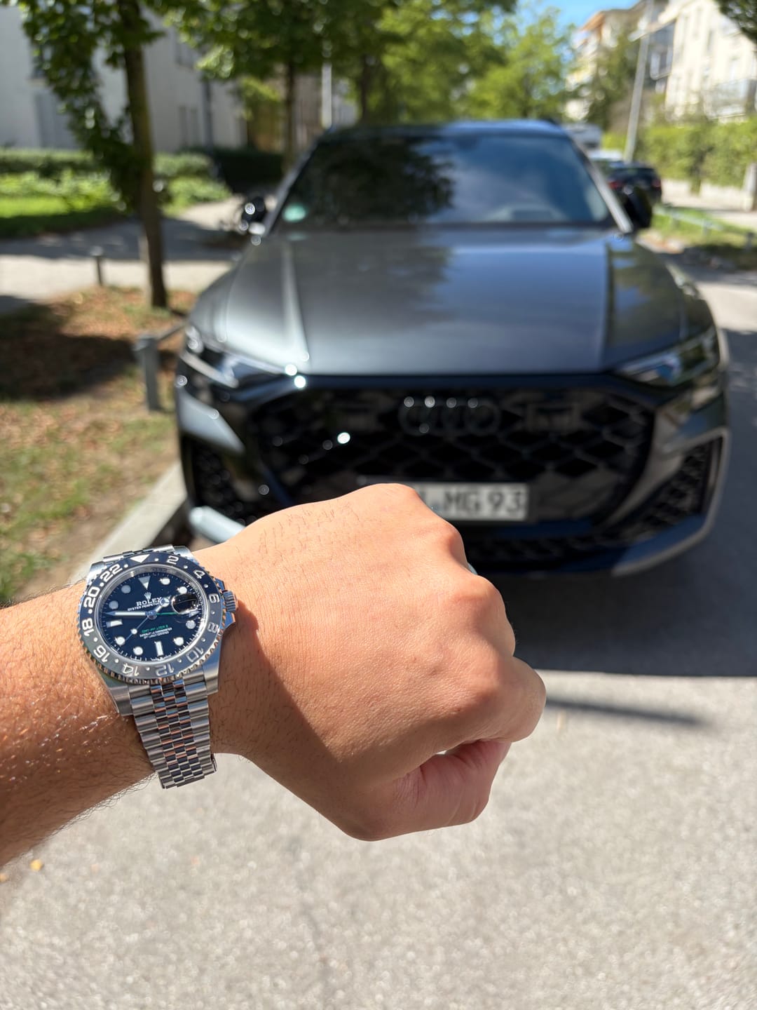 Customer photo review of Rolex GMT-Master II Bruce Wayne - 126710GRNR - Full-Set