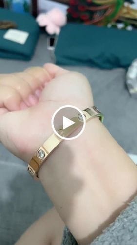 Customer photo review of LOVE BRACELET 6.1MM 4 DIAMONDS