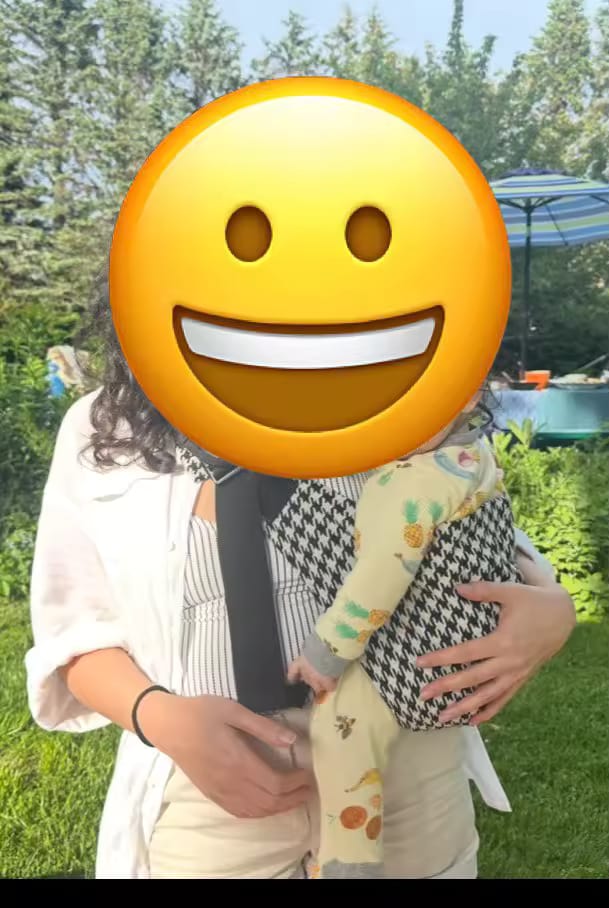 Customer photo review of Huggable Co. - Hip Carrier