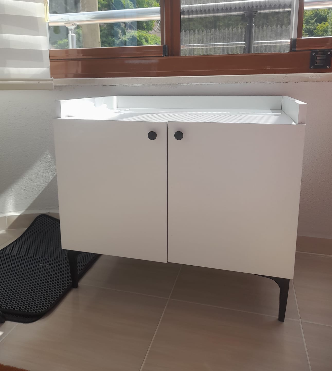 Customer photo review of Rani PA101 Kedi Mobilyası Çok Amaçlı Dolap Gizli Kedi Tuvalet Dolabı Kedi Evi Beyaz