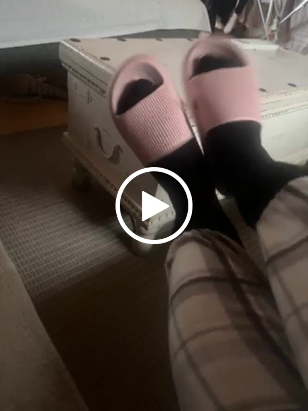 Customer video review of HappyFlops Original
