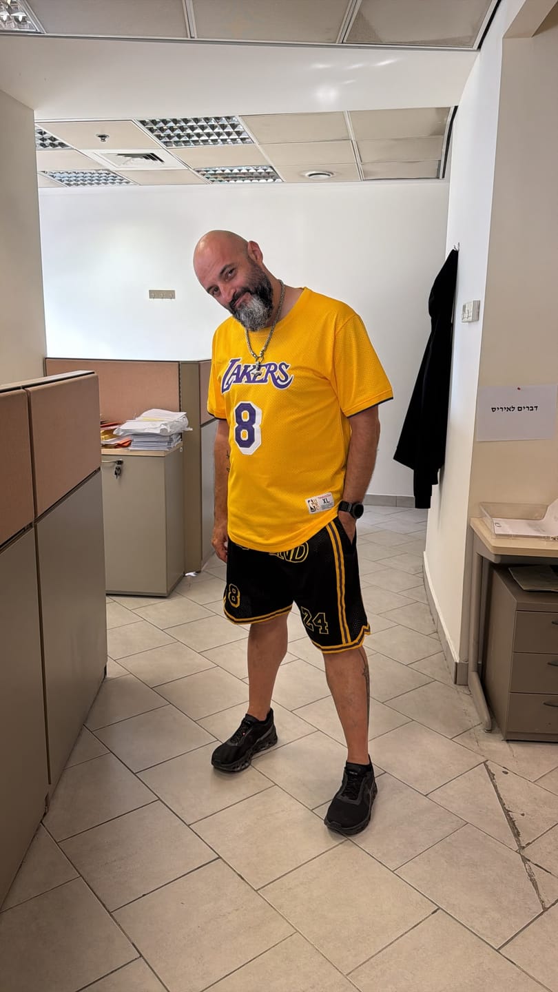 Customer photo review of גופיית NBA קובי בראיינט לוס אנג’לס לייקרס – צהוב מהדורת רטרו | HOOPERS