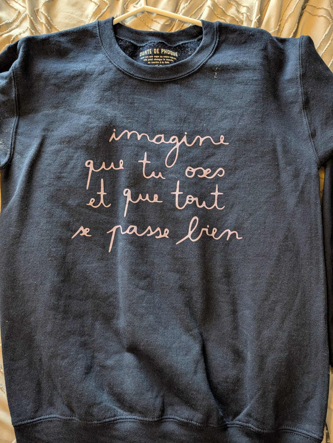 Customer photo review of Sweatshirt Tout Se Passe Bien