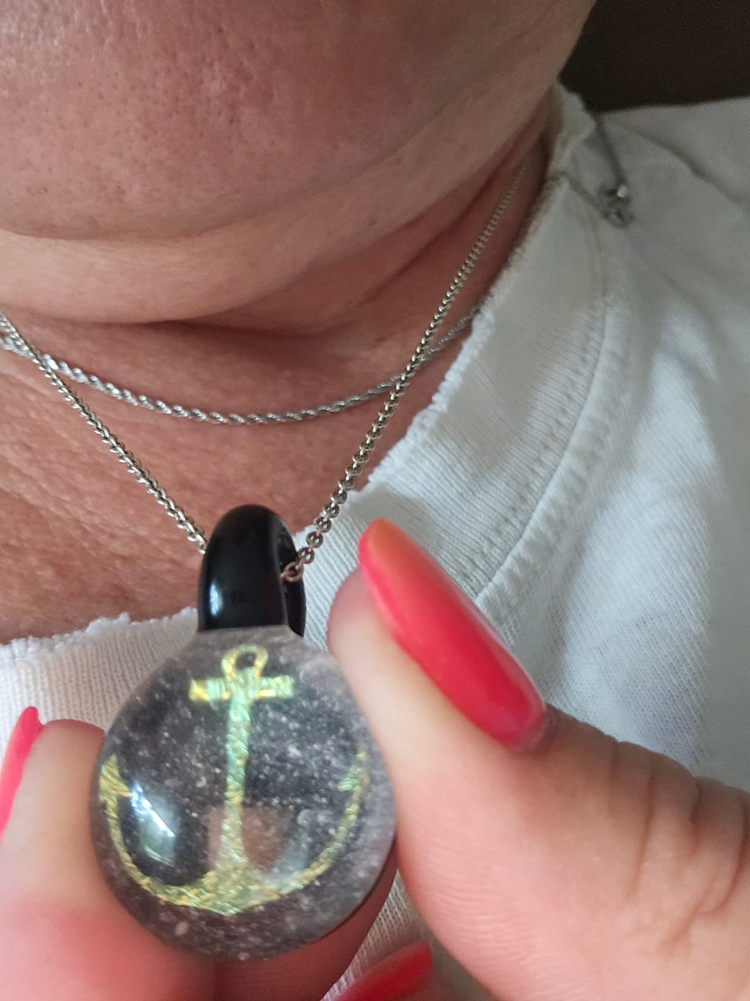 Customer photo review of Anchor Hologram Pendant with Infused Cremation Ash