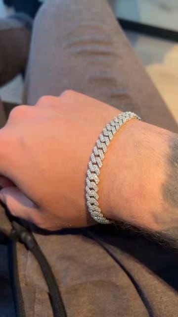 Customer photo review of Sterling Silver VVS D Color Moissanite Cuban Link Bracelet 6MM 8MM 10MM