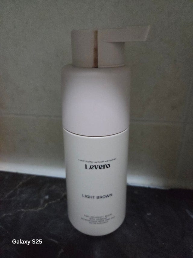Customer photo review of Levero Coloring Shampoo — PPD-Free Grey Coverage 300ml