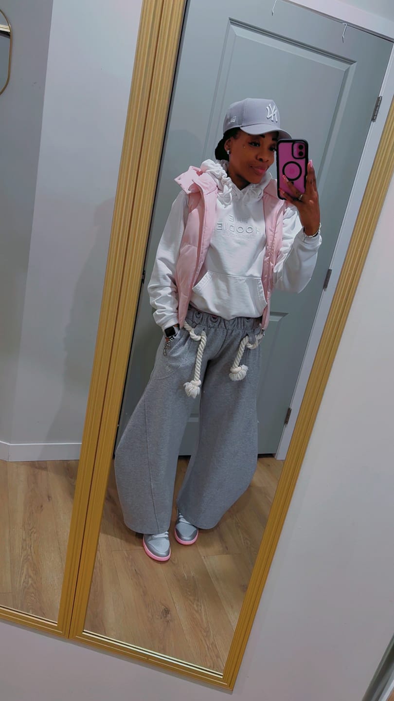 Customer photo review of Aelfric Eden Stripe Super Baggy Barrel Sweatpants