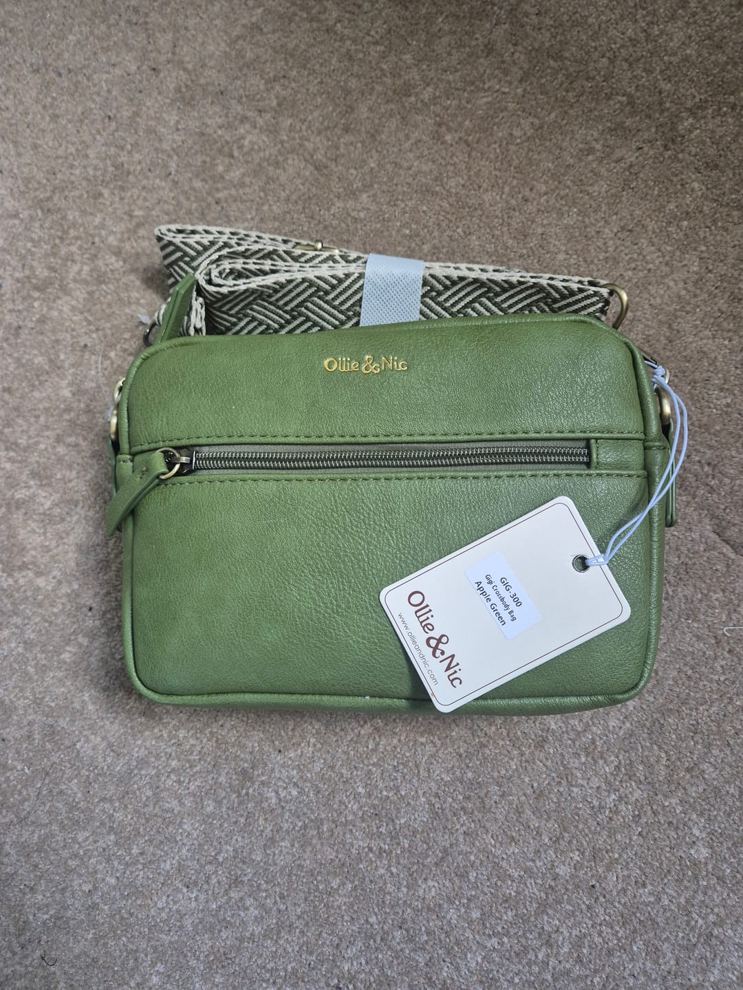 Customer photo review of Gigi Crossbody - Apple Green