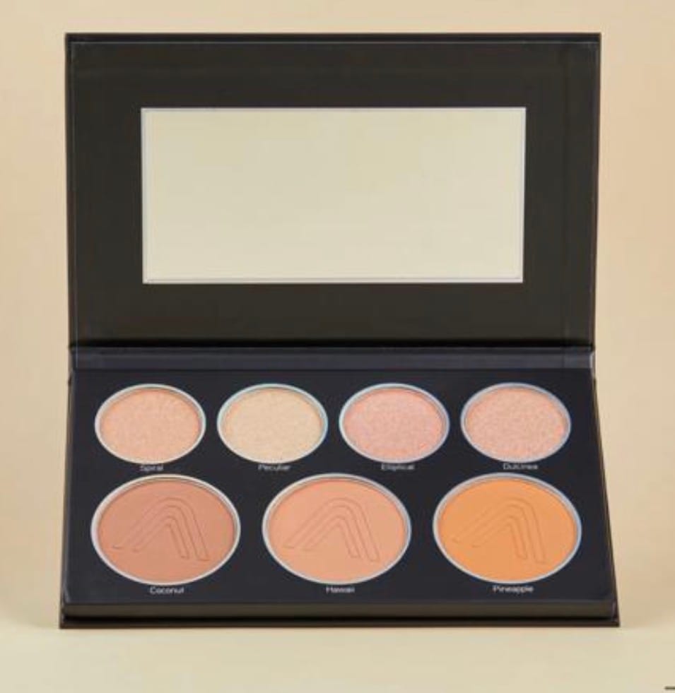 Customer photo review of PALETA DE CONTORNOS E ILUMINADOR GLAMBLACK