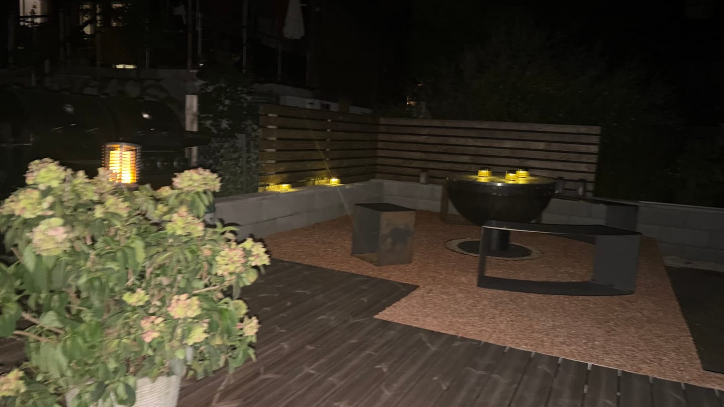 Customer photo review of Lampe Décoratif Solaire – Illuminez Votre Jardin