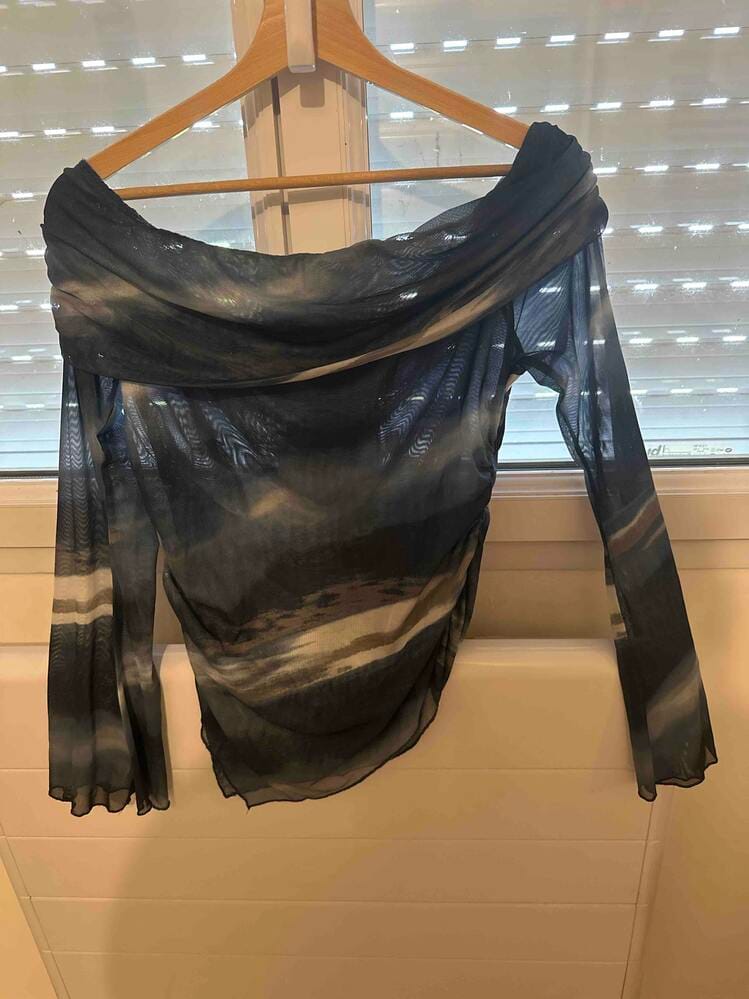 Customer photo review of Ninonine "Lyra" | Abstract Midnight Off-Shoulder Asymmetrical Top